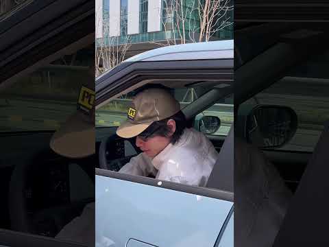 Beyoutrip - 여자친구 있어요?