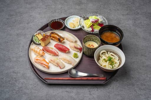 スペシャルおまかせ寿司定食(ランチメニュー)